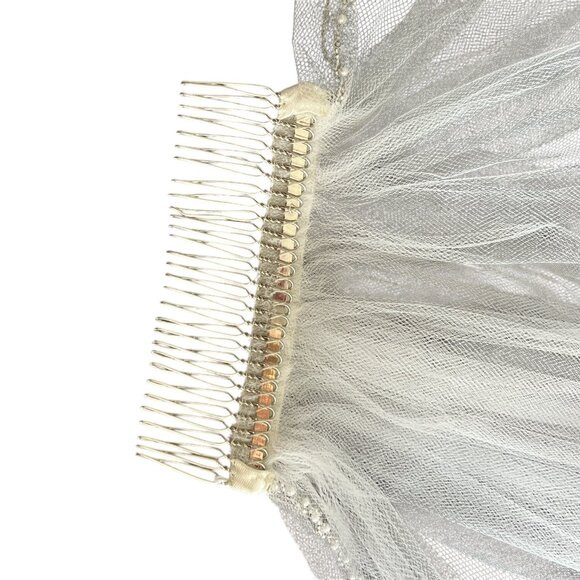 NEW Bridal Tulle Veil Never Worn White Lovely Metallic Serged & Beaded Wedding - Picture 6 of 9